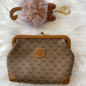 VINTAGE GUCCI KISSLOCK WALLET